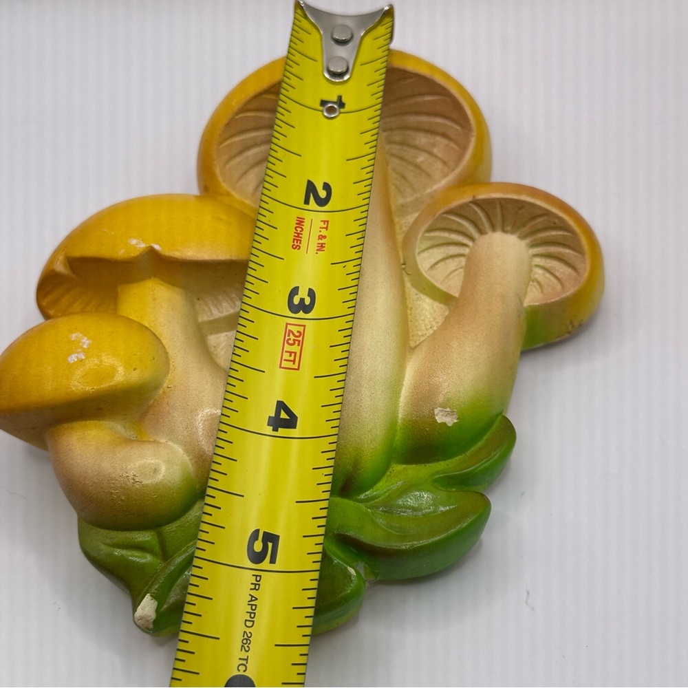 Vintage 1978 Miller Studio Chalkware Mushroom Wall Hanging Decor - Picture 3 of 3